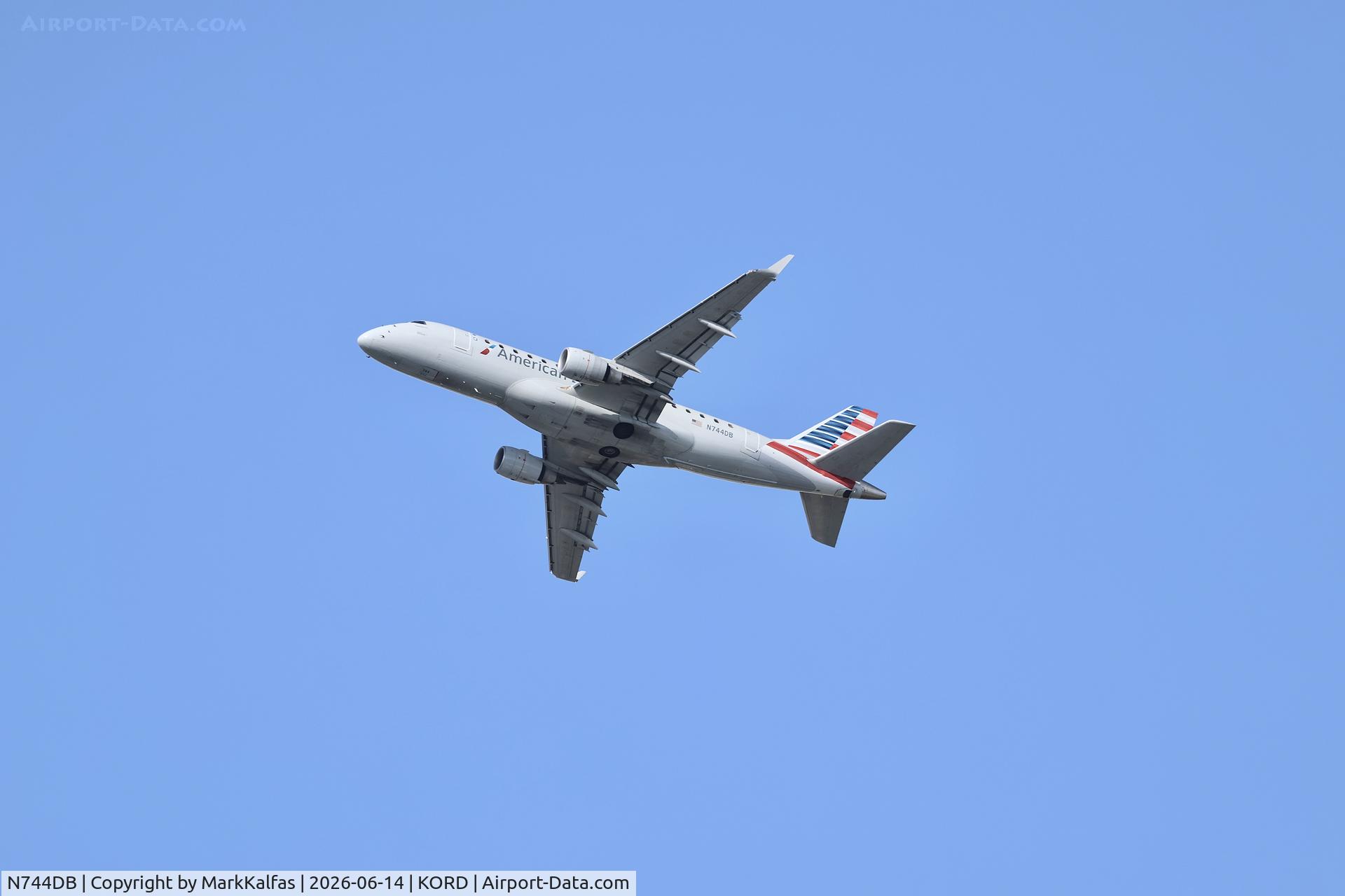 Aircraft N744DB, 2006 Embraer 170SE (ERJ-170-100SE), c/n 17000130, E170 Envoy/American Eagle Embraer 170 N744DB departing 28R KORD, at KORD, photo by MarkKalfas