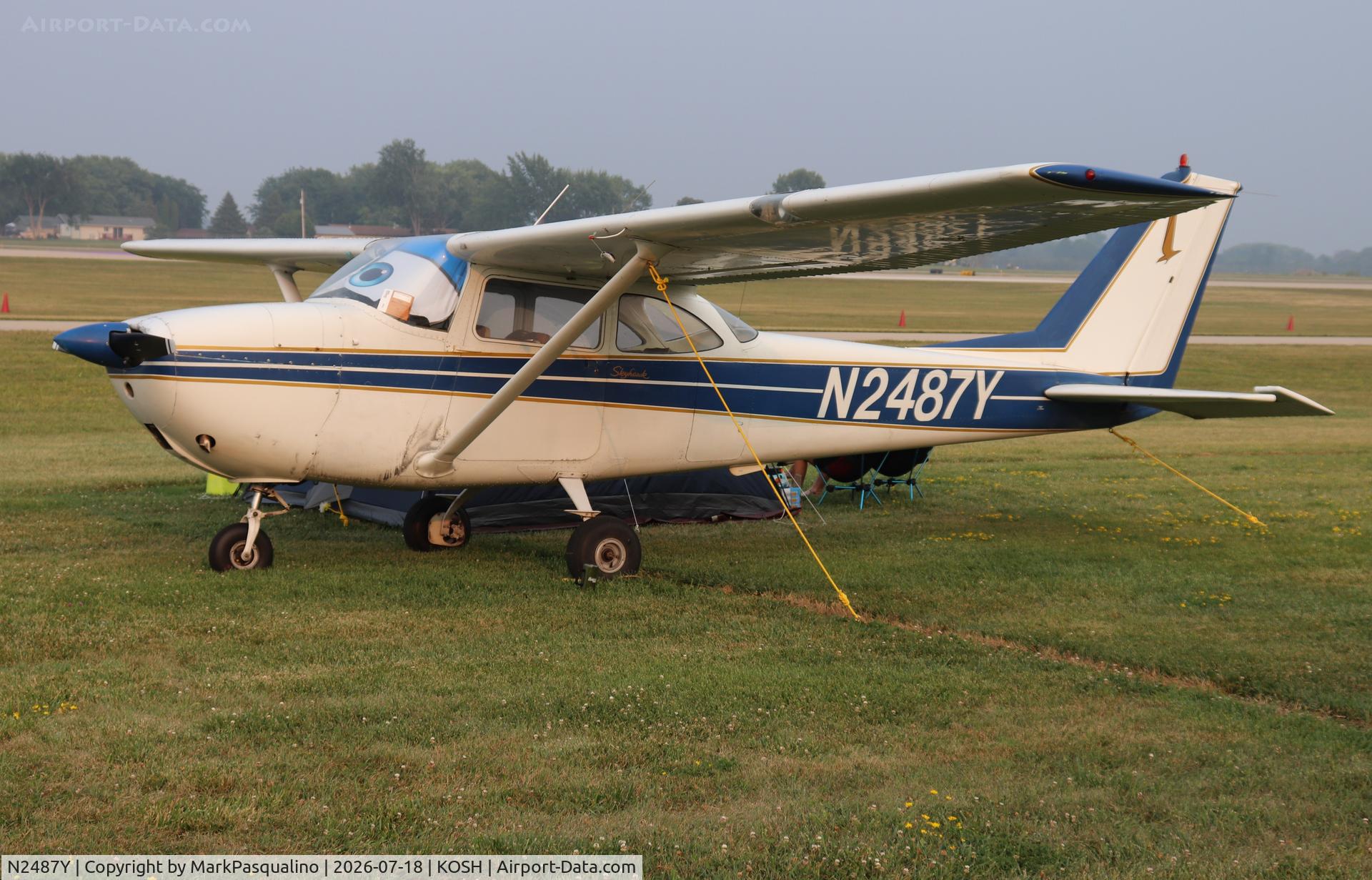 Aircraft N2487Y, 1962 Cessna 172D, c/n 17249787, Cessna 172D, at KOSH, photo by MarkPasqualino