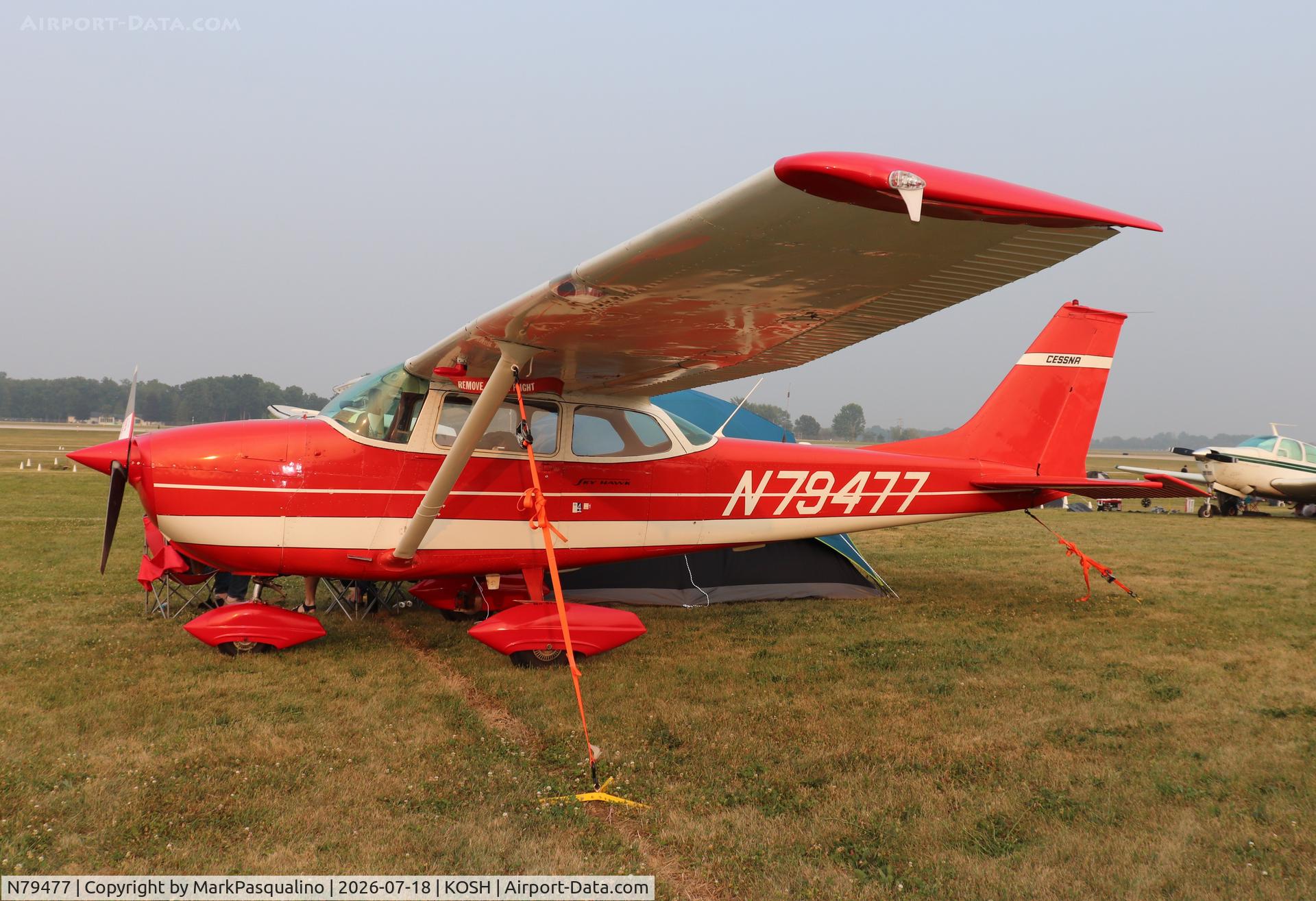 Aircraft N79477, 1969 Cessna 172K Skyhawk, c/n 17258120, Cessna 172K, at KOSH, photo by MarkPasqualino