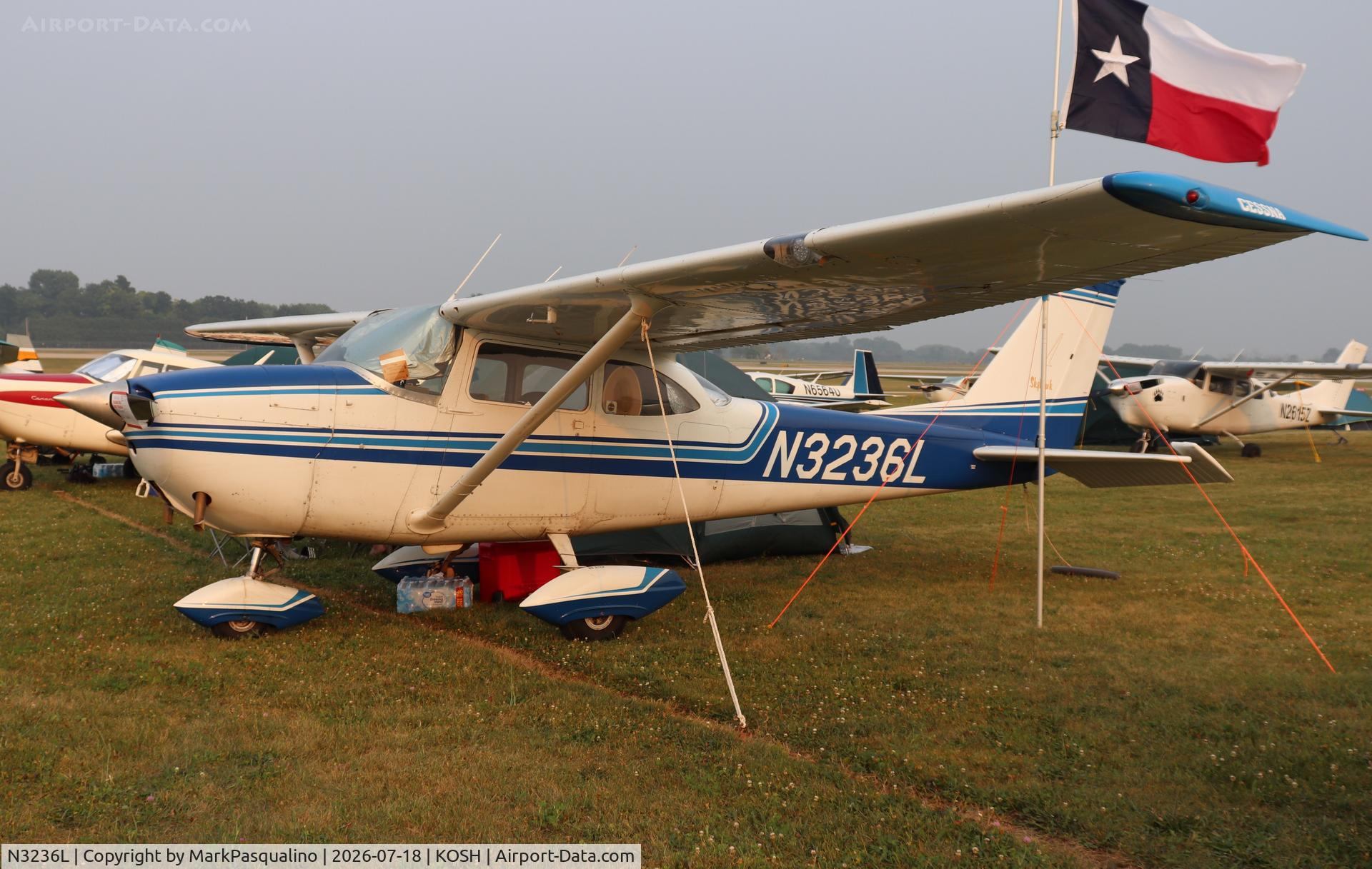 Aircraft N3236L, 1967 Cessna 172H Skyhawk, c/n 17256136, Cessna 172H, at KOSH, photo by MarkPasqualino