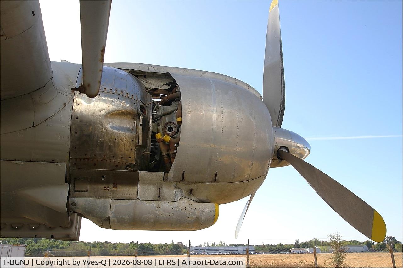 Aircraft F-BGNJ, 1953 Lockheed L-1049G Super Constellation, c/n 4519, F-BGNJ - Lockheed L-1049G Super Constellation, one of the four engines close up view, Amicale du Super Constellation, Nantes-Atlantique airport (LFRS-NTE), at LFRS, photo by Yves-Q
