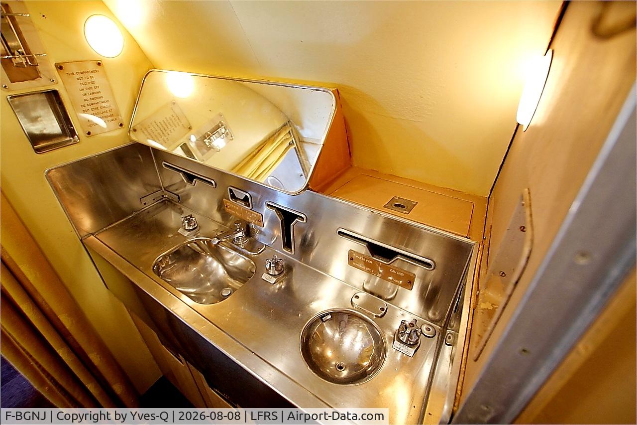 Aircraft F-BGNJ, 1953 Lockheed L-1049G Super Constellation, c/n 4519, F-BGNJ - Lockheed L-1049G Super Constellation, first class lavatory, Amicale du Super Constellation, Nantes-Atlantique airport (LFRS-NTE), at LFRS, photo by Yves-Q