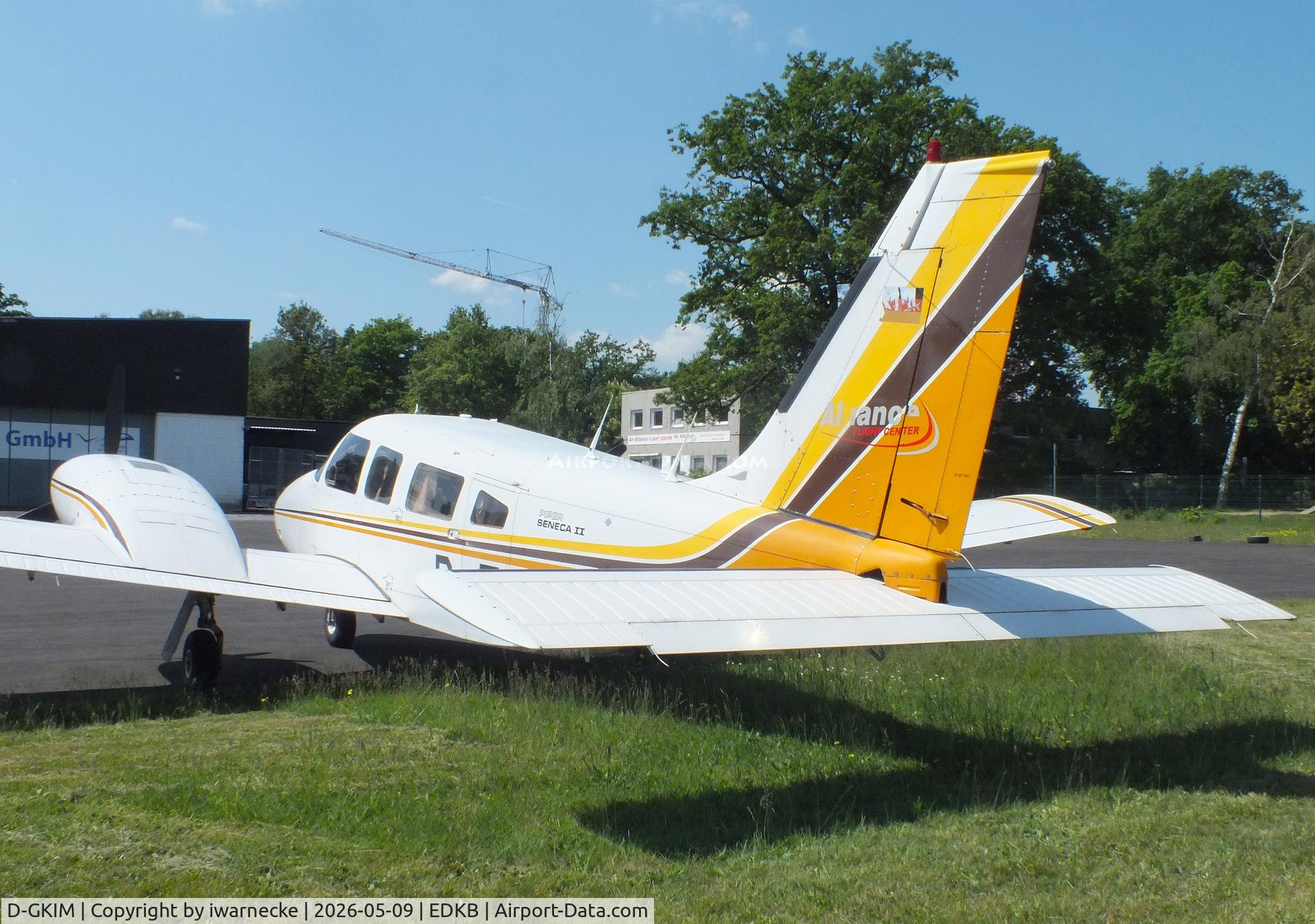 Aircraft D-GKIM, Piper PA-34-200T, c/n 34-7970228, Piper PA-34-200T Seneca II at Bonn-Hangelar airfield '2605, at EDKB, photo by iwarnecke