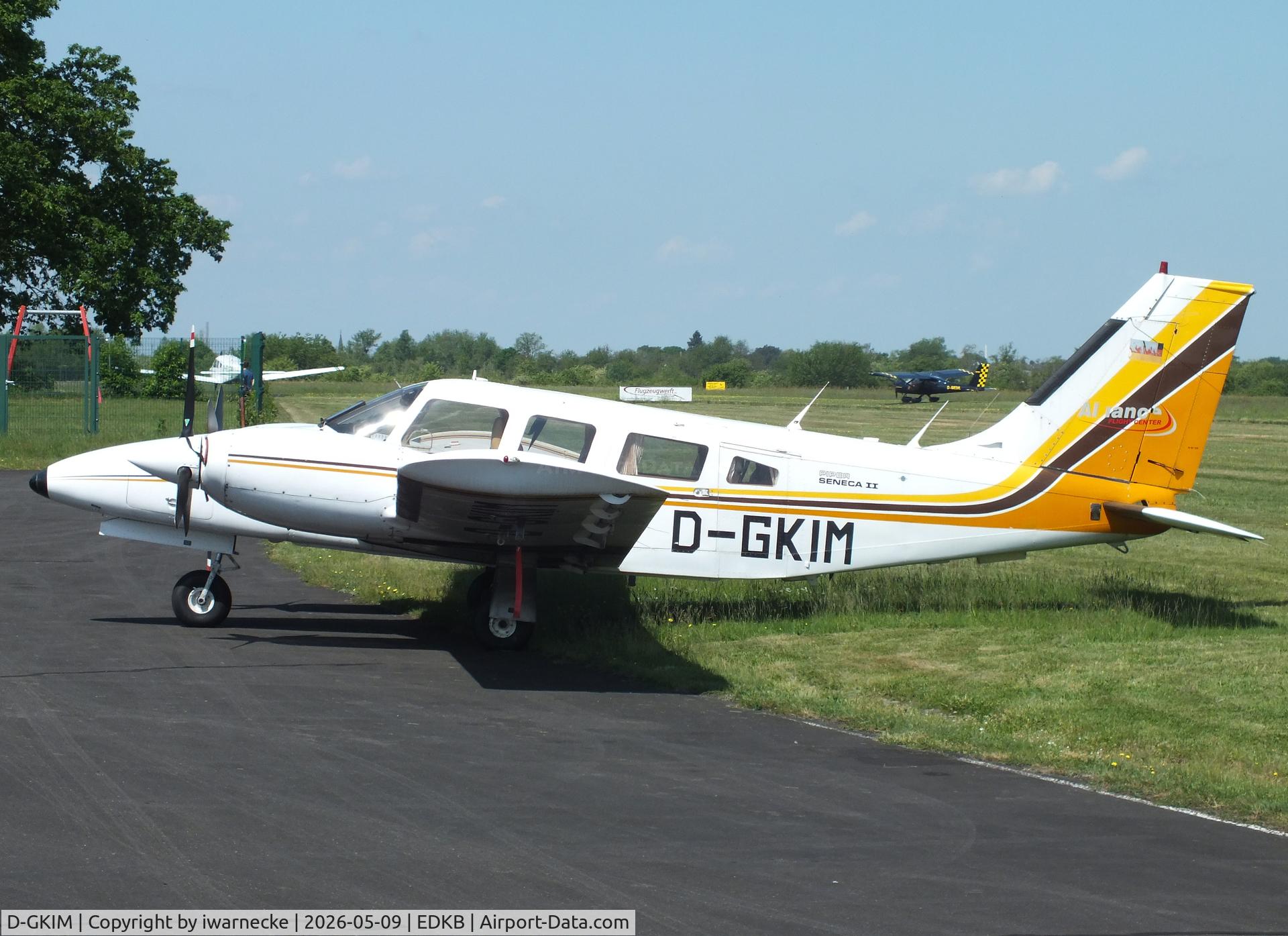 Aircraft D-GKIM, Piper PA-34-200T, c/n 34-7970228, Piper PA-34-200T Seneca II at Bonn-Hangelar airfield '2605, at EDKB, photo by iwarnecke