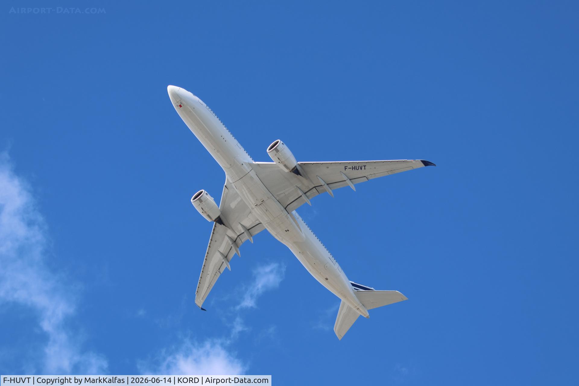 Aircraft F-HUVT, 2025 Airbus A350-941, c/n 749, A359 Air France Airbus A350-941 F-HUVT departing 28R KORD, at KORD, photo by MarkKalfas