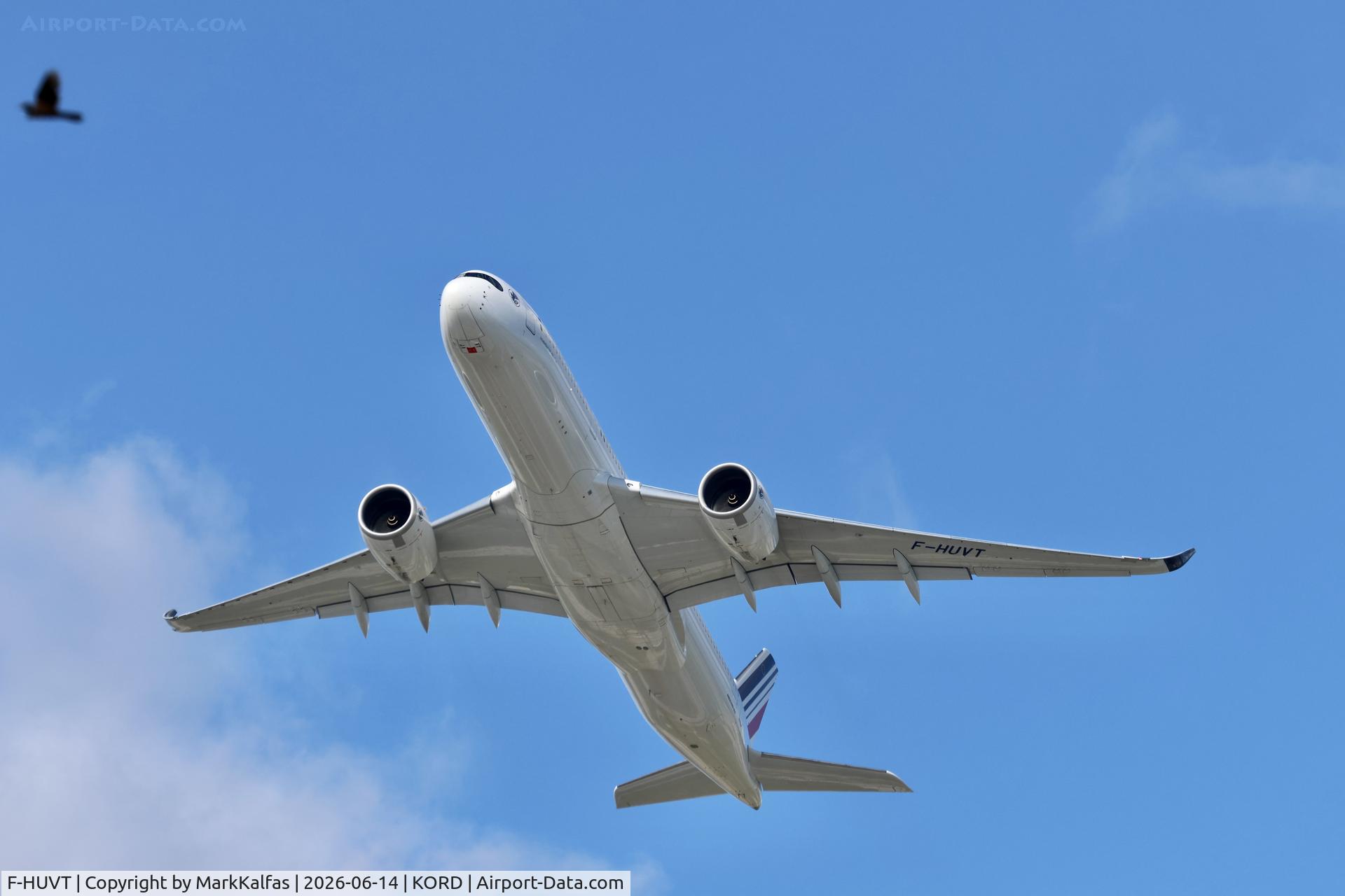 Aircraft F-HUVT, 2025 Airbus A350-941, c/n 749, A359 Air France Airbus A350-941 F-HUVT departing 28R KORD, at KORD, photo by MarkKalfas