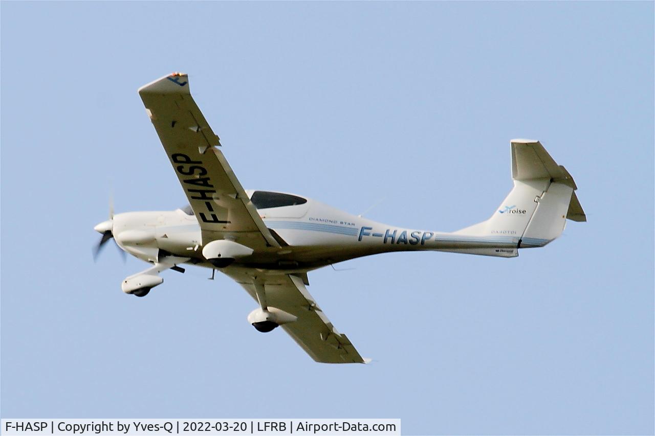 Aircraft F-HASP, 2007 Diamond DA-40 Diamond Star, c/n 40.281, Diamond DA-40 Diamond Star, Climbing from rwy 07R, Brest-Bretagne airport (LFRB-BES), at LFRB, photo by Yves-Q