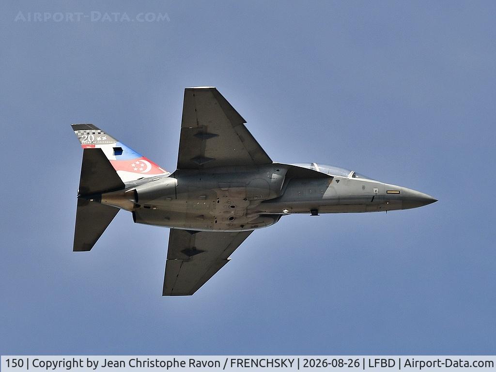 Aircraft 150, Aermacchi M-346 Master, c/n 150, Special decoration applied to a Aermacchi M-346 of Aermacchi M-346 (joint FAF-RSAF unit) of Royal Singapore Air Forces (RSAF) based in Cazaux AB «Commandant Marzac» with a special marking for the 20 years of friendship in 2018., at LFBD, photo by Jean Christophe Ravon / FRENCHSKY