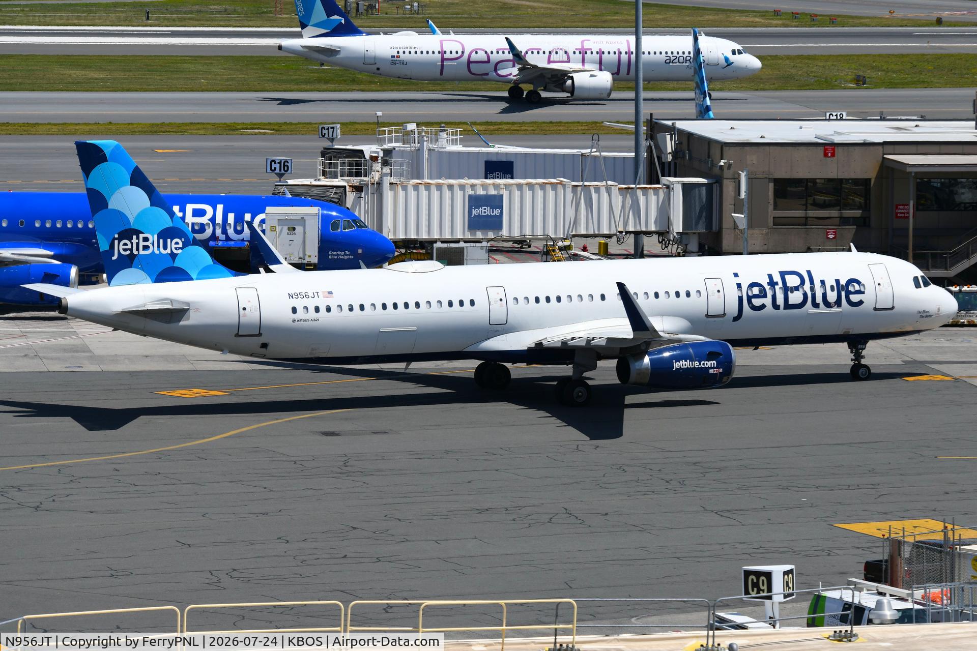 Aircraft N956JT, 2015 Airbus A321-231, c/n 6791, A321 of JetBlue, at KBOS, photo by FerryPNL