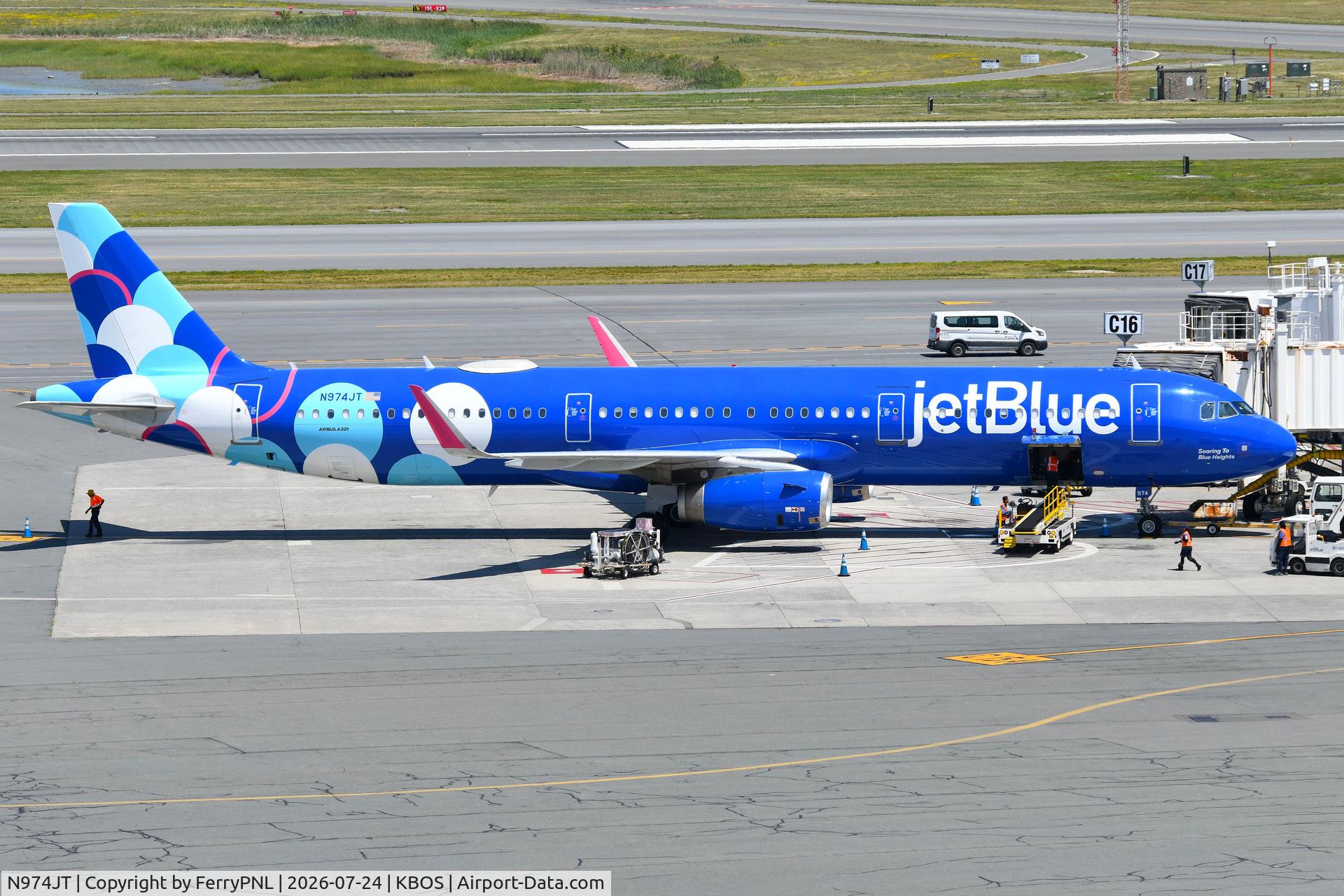 Aircraft N974JT, 2016 Airbus A321-231, c/n 7448, JetBlue A321 waiting for its passengers, at KBOS, photo by FerryPNL