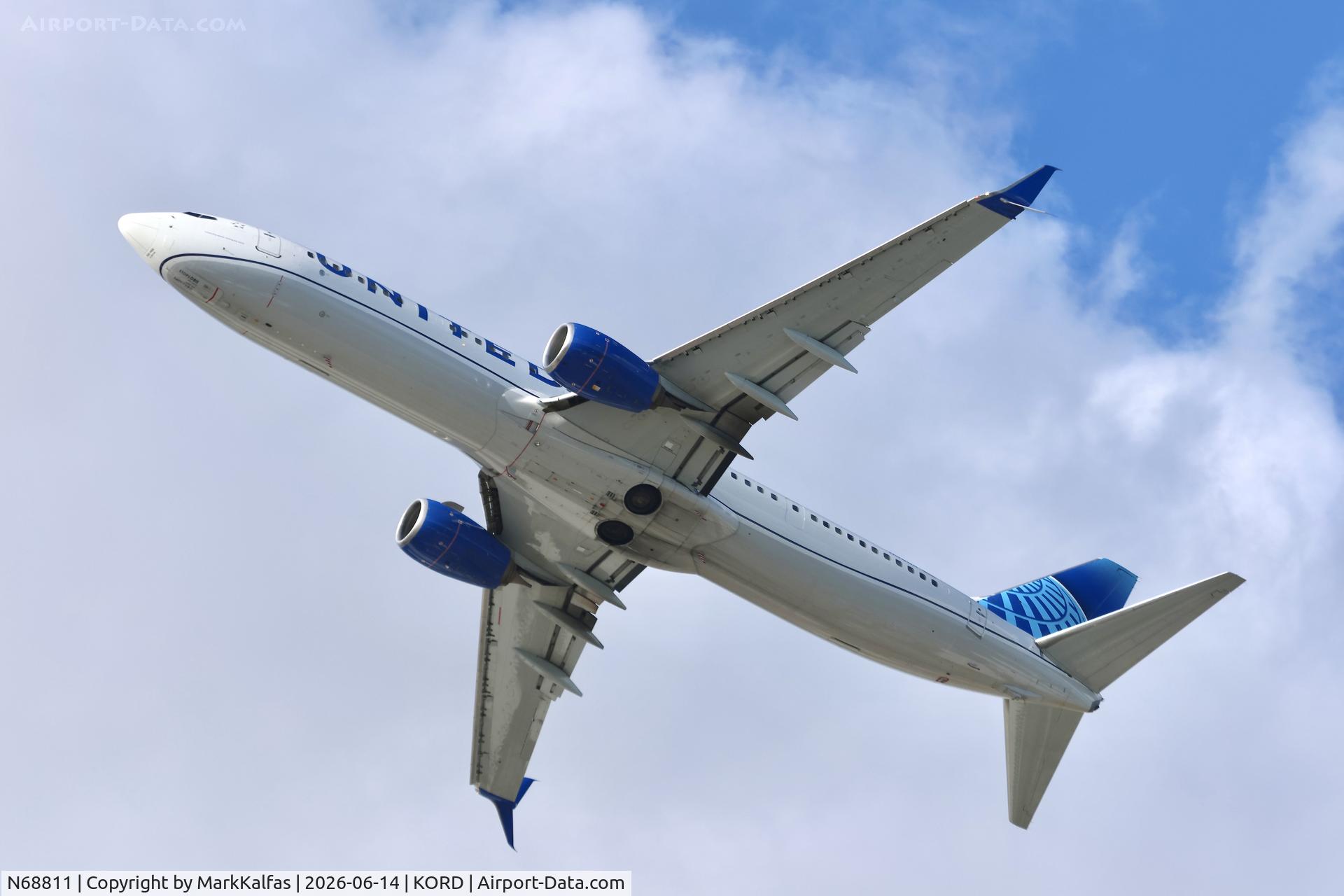 Aircraft N68811, 2013 Boeing 737-924/ER, c/n 42175 l/n 4737, B738 United Boeing 737-823 N68811 departing 28R KORD, at KORD, photo by MarkKalfas