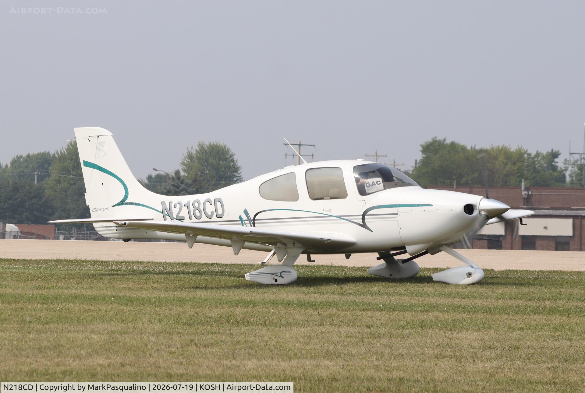 Aircraft N218CD, 2001 Cirrus SR20, c/n 1123, Cirrus SR20, at KOSH, photo by MarkPasqualino