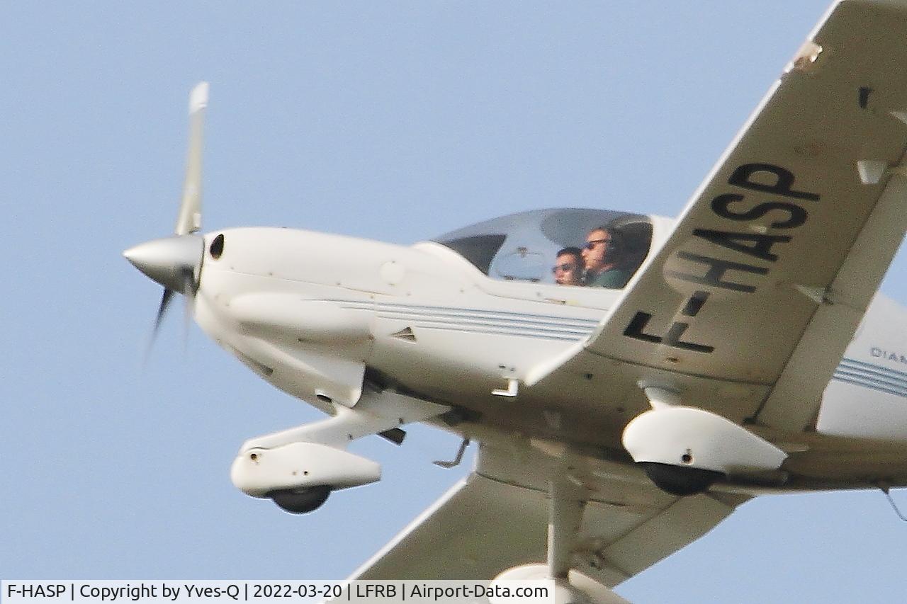 Aircraft F-HASP, 2007 Diamond DA-40 Diamond Star, c/n 40.281, Diamond DA-40 Diamond Star, Take off rwy 25L, Brest-Bretagne airport (LFRB-BES), at LFRB, photo by Yves-Q