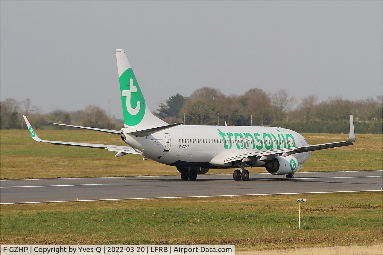 Aircraft F-GZHP, 2000 Boeing 737-8K2, c/n 44566 l/n 5345, Boeing 737-8K2, Take off run rwy 07R, Brest-Bretagne Airport (LFRB-BES), at LFRB, photo by Yves-Q
