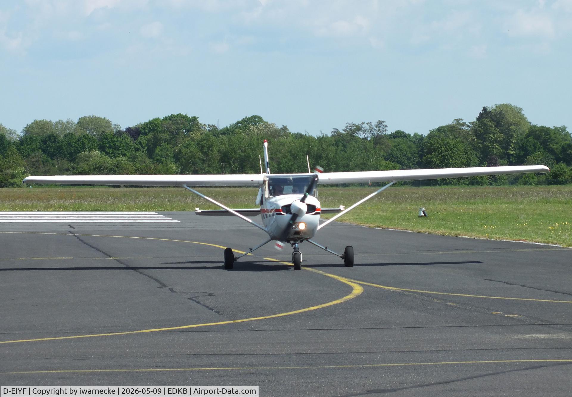 Aircraft D-EIYF, Reims F152, c/n F15201594, Cessna (Reims) F152 at Bonn-Hangelar airfield '2605, at EDKB, photo by iwarnecke