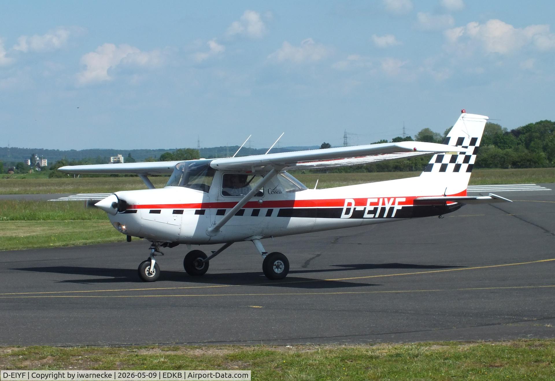 Aircraft D-EIYF, Reims F152, c/n F15201594, Cessna (Reims) F152 at Bonn-Hangelar airfield '2605, at EDKB, photo by iwarnecke