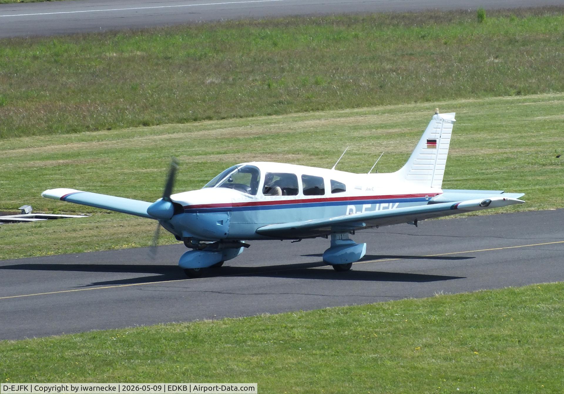 Aircraft D-EJFK, Piper PA-28-181 Archer II, c/n 28-90140, Piper PA-28-181 Archer II at Bonn-Hangelar airfield '2605, at EDKB, photo by iwarnecke