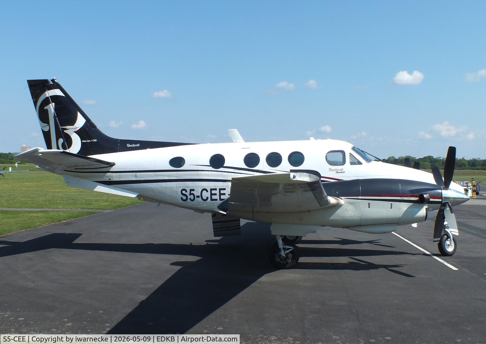 Aircraft S5-CEE, 1977 Beech C90 King Air, c/n LJ-723, Beechcraft C90 King Air at Bonn-Hangelar airfield '2605, at EDKB, photo by iwarnecke