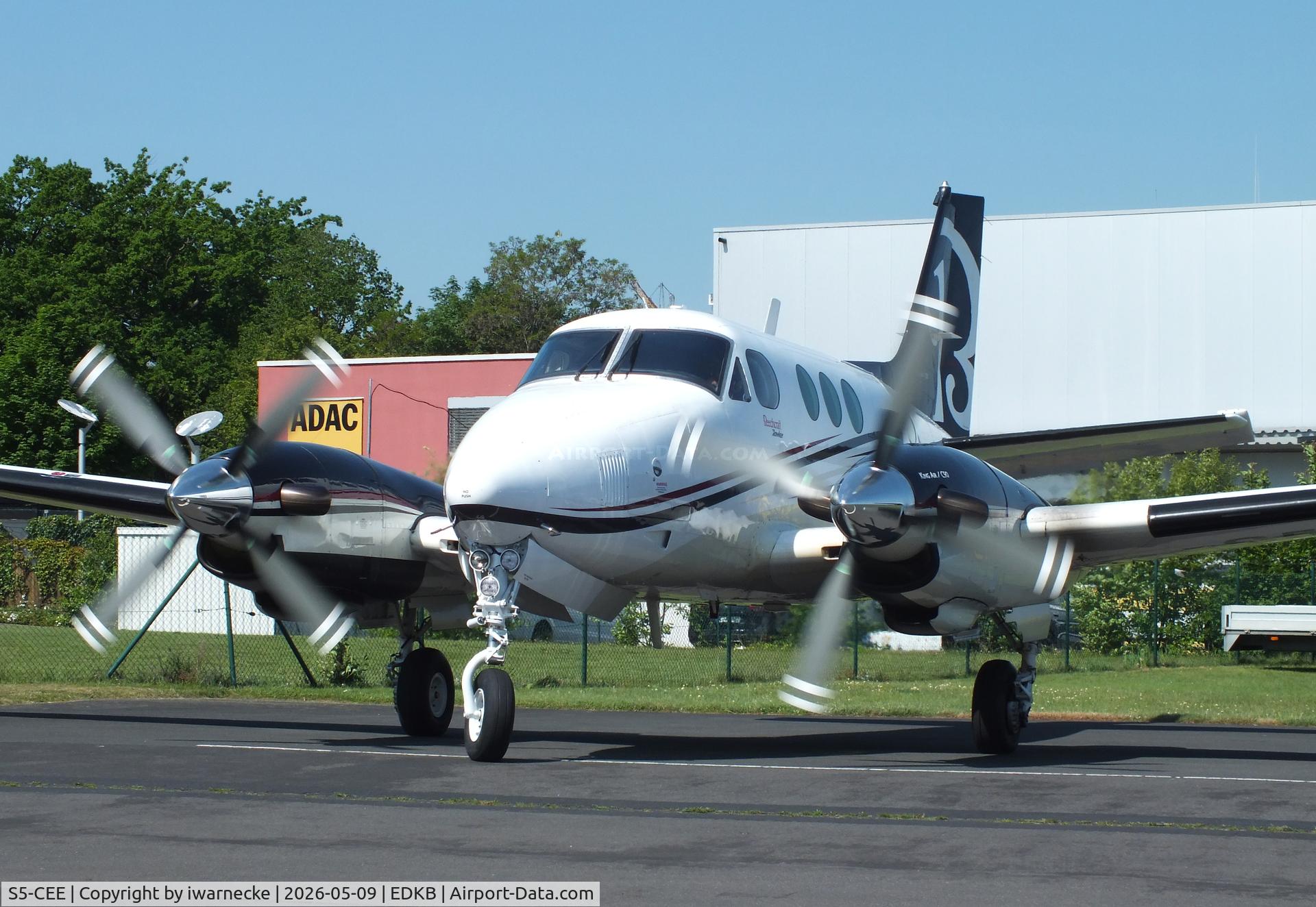 Aircraft S5-CEE, 1977 Beech C90 King Air, c/n LJ-723, Beechcraft C90 King Air at Bonn-Hangelar airfield '2605, at EDKB, photo by iwarnecke