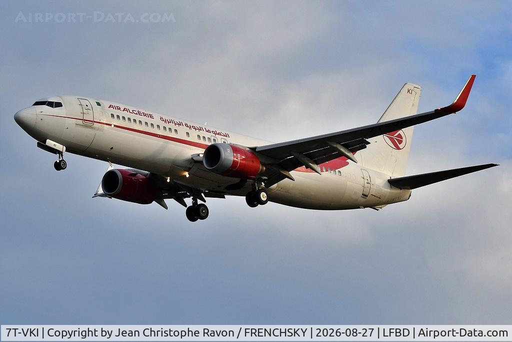Aircraft 7T-VKI, 2011 Boeing 737-8D6, c/n 40863 l/n 3658, Oran (ORN) Bordeaux (BOD) AH1192, at LFBD, photo by Jean Christophe Ravon / FRENCHSKY