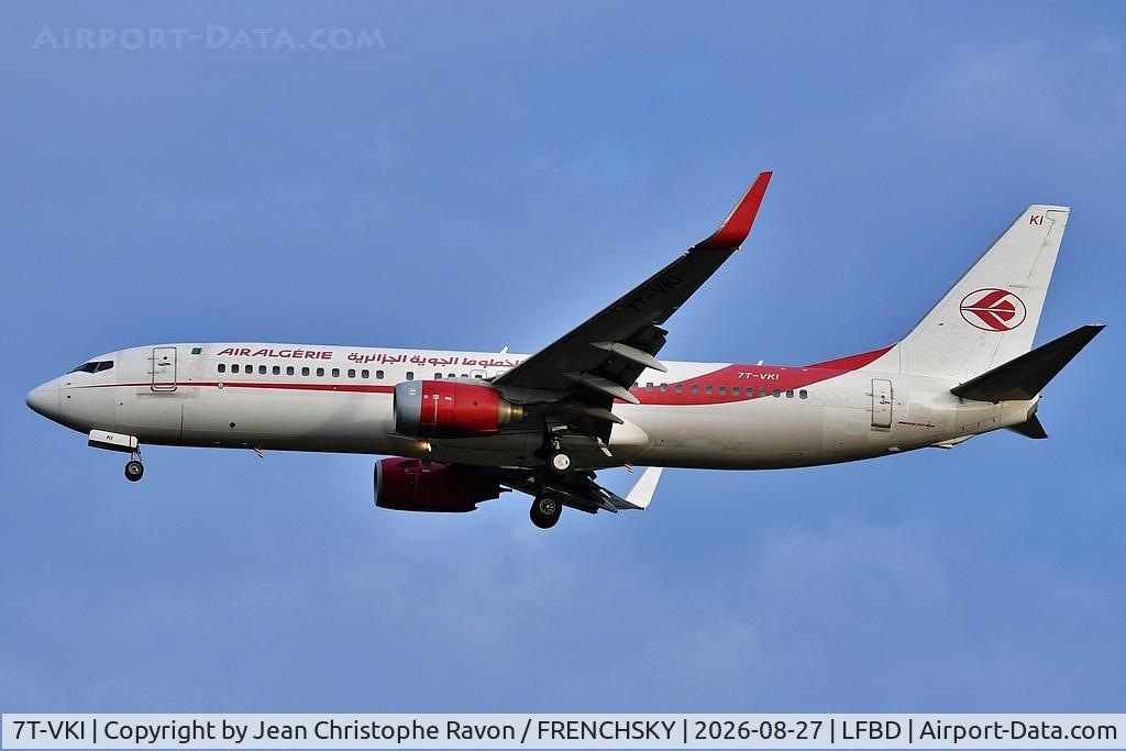 Aircraft 7T-VKI, 2011 Boeing 737-8D6, c/n 40863 l/n 3658, Oran (ORN) Bordeaux (BOD) AH1192, at LFBD, photo by Jean Christophe Ravon / FRENCHSKY