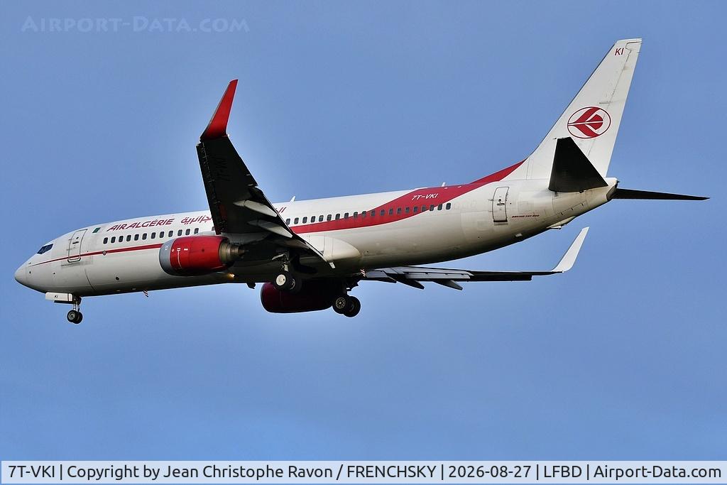 Aircraft 7T-VKI, 2011 Boeing 737-8D6, c/n 40863 l/n 3658, Oran (ORN) Bordeaux (BOD) AH1192, at LFBD, photo by Jean Christophe Ravon / FRENCHSKY