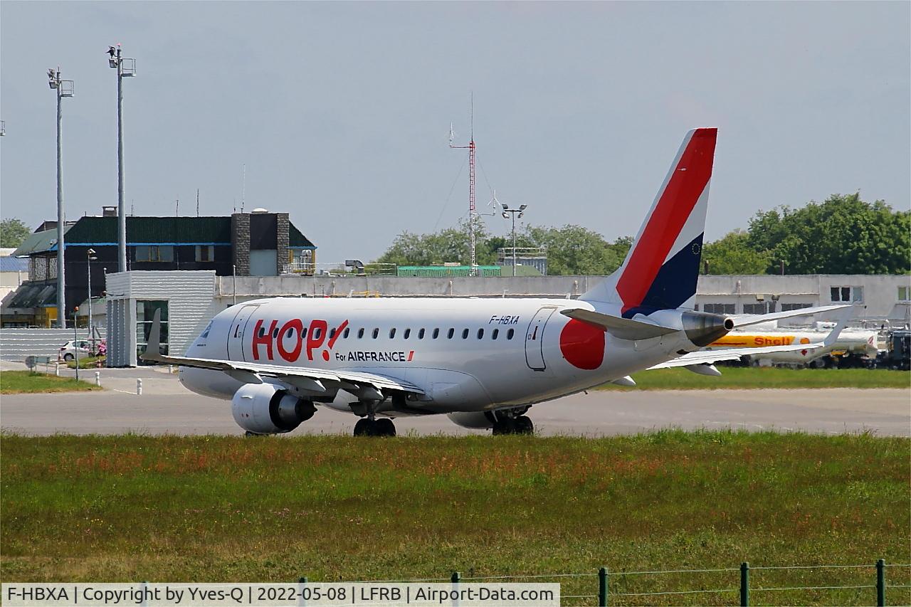 Aircraft F-HBXA, 2008 Embraer 170LR (ERJ-170-100LR), c/n 17000237, Embraer 170LR, Taxiing, Brest-Bretagne Airport (LFRB-BES), at LFRB, photo by Yves-Q