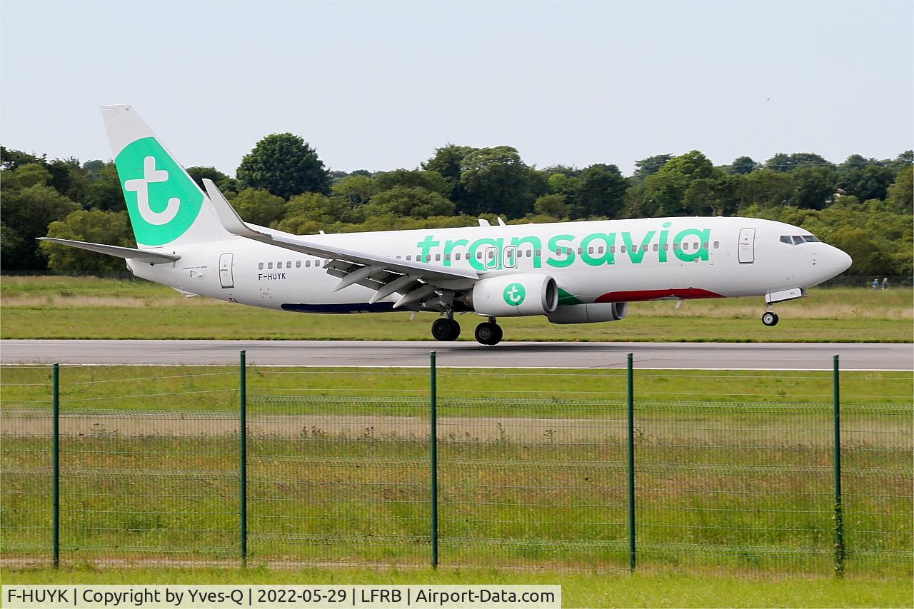 Aircraft F-HUYK, Boeing 737-800, c/n 38034 l/n 4280, Boeing 737-8JP, Landing rwy 07R, Brest-Bretagne airport (LFRB-BES), at LFRB, photo by Yves-Q