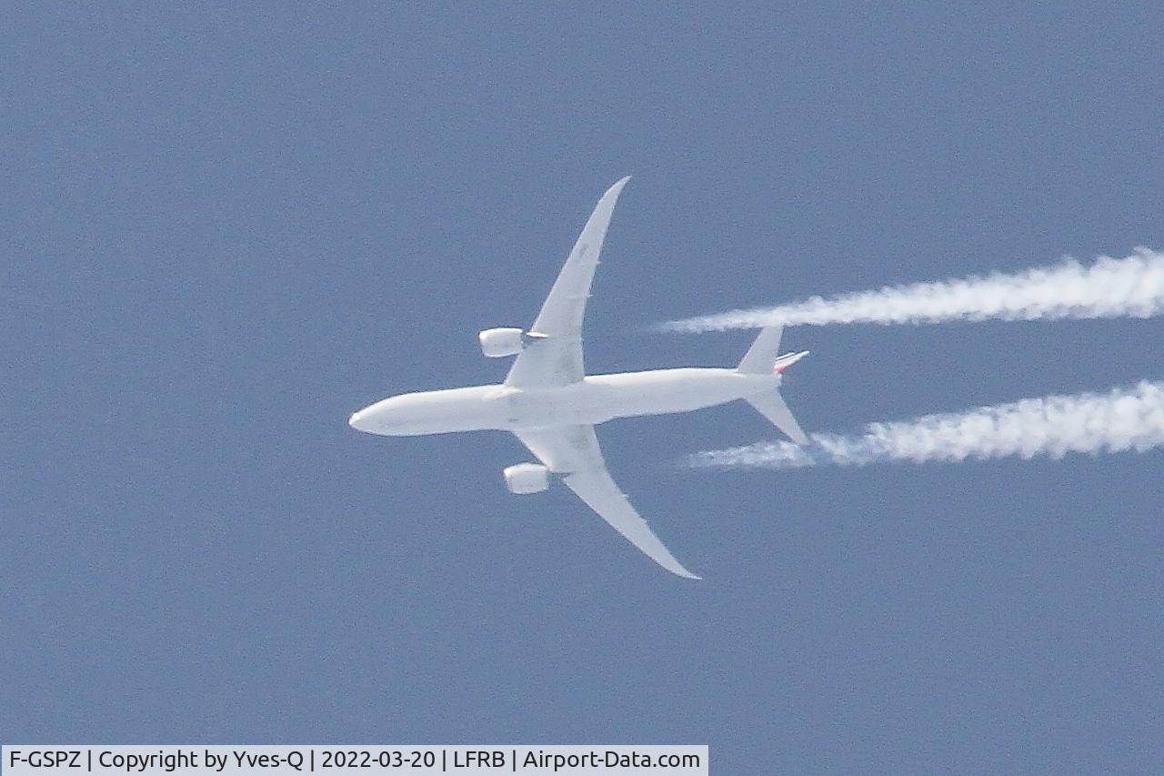 Aircraft F-GSPZ, 2002 Boeing 777-228/ER, c/n 32310 l/n 401, Boeing 777-228ER, flight from CDG to SJO, over Brest-Bretagne Airport (LFRB-BES), at LFRB, photo by Yves-Q
