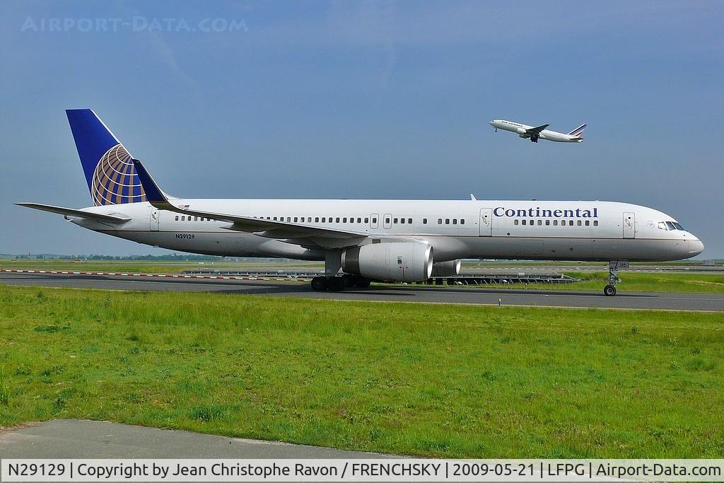 Aircraft N29129, 1998 Boeing 757-224, c/n 28969 l/n 796, United Airlines, at LFPG, photo by Jean Christophe Ravon / FRENCHSKY