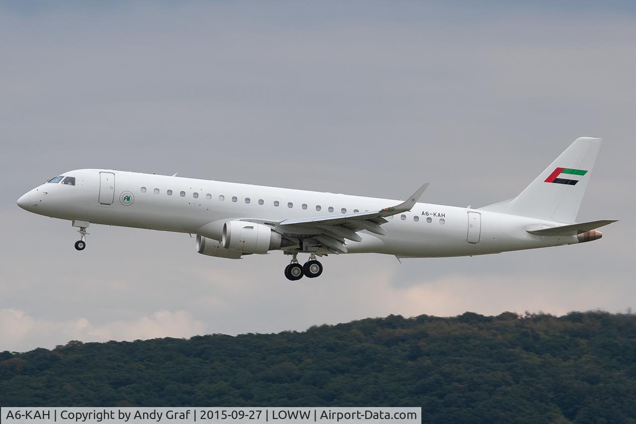 Aircraft A6-KAH, 2010 Embraer ERJ-190-100ECJ Lineage 1000, c/n 19000236, Untitled EMB190, at LOWW, photo by Andy Graf