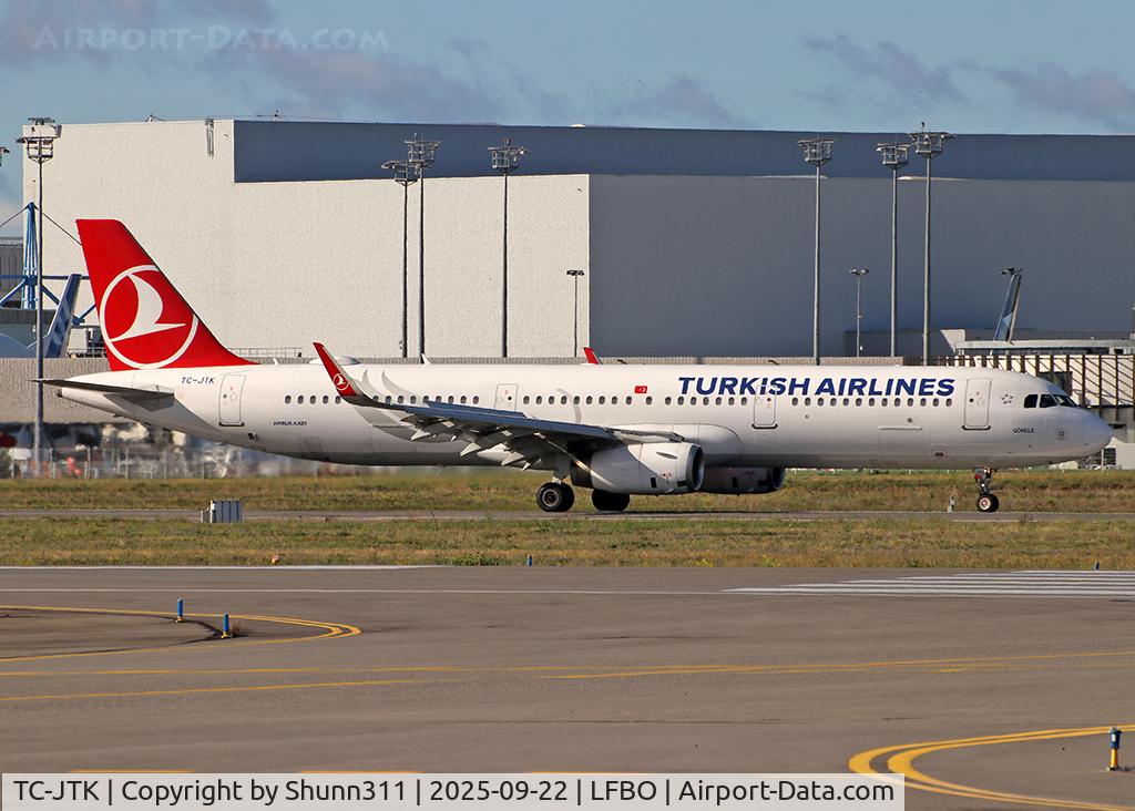 Aircraft TC-JTK, 2016 Airbus A321-231, c/n 7146, Arriving rwy 32L, at LFBO, photo by Shunn311