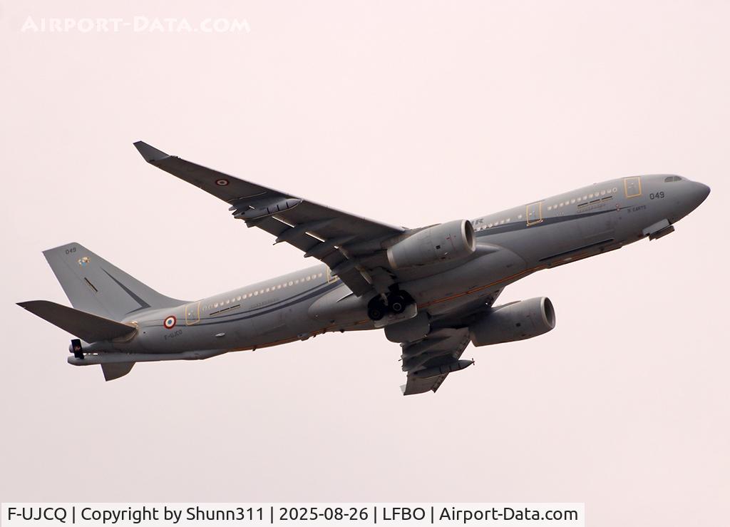 Aircraft F-UJCQ, 2022 Airbus A330-243MRTT, c/n 2012, Go around rwy 32L, at LFBO, photo by Shunn311