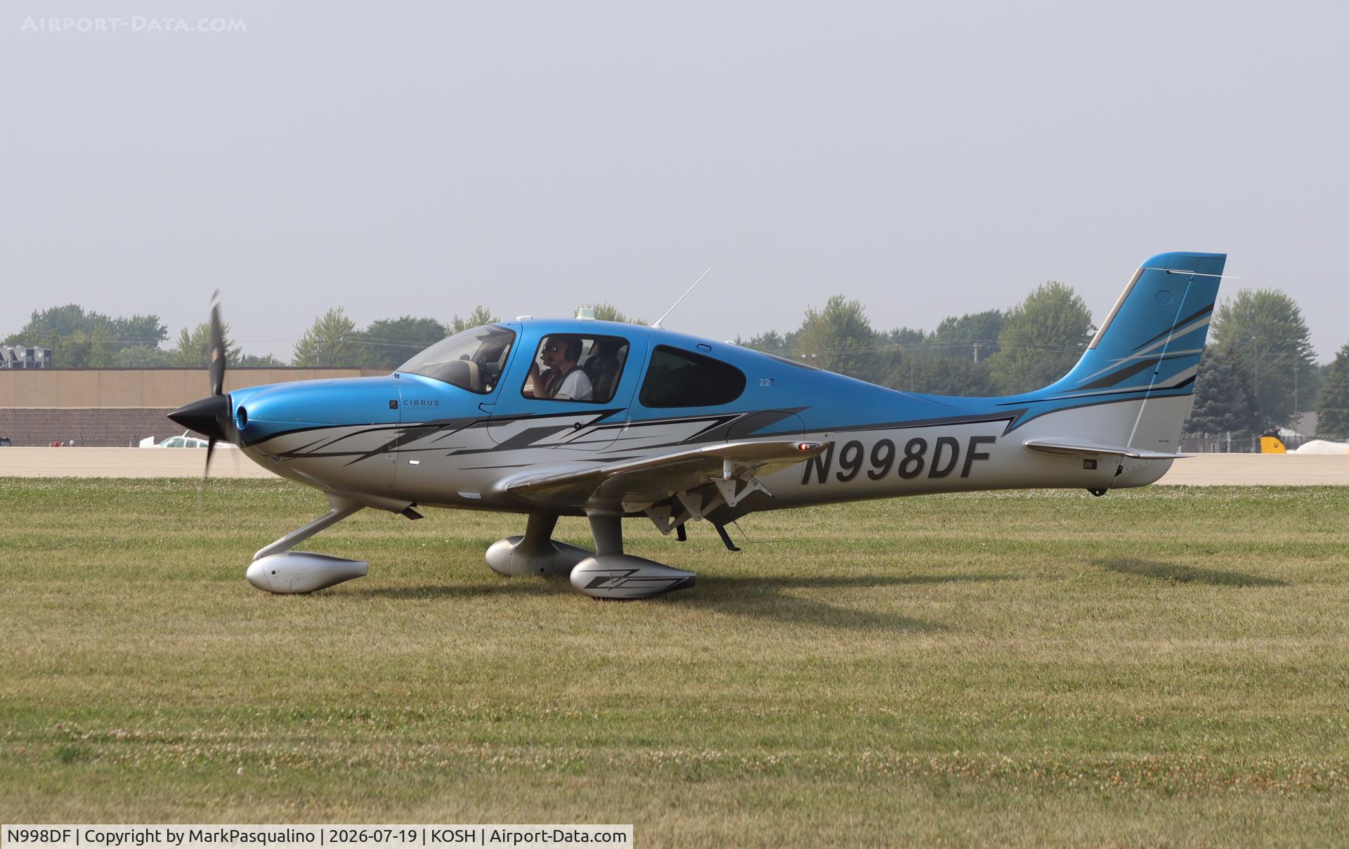 Aircraft N998DF, 2013 Cirrus Design Corp SR22T, c/n 0650, Cirrus SR22T, at KOSH, photo by MarkPasqualino