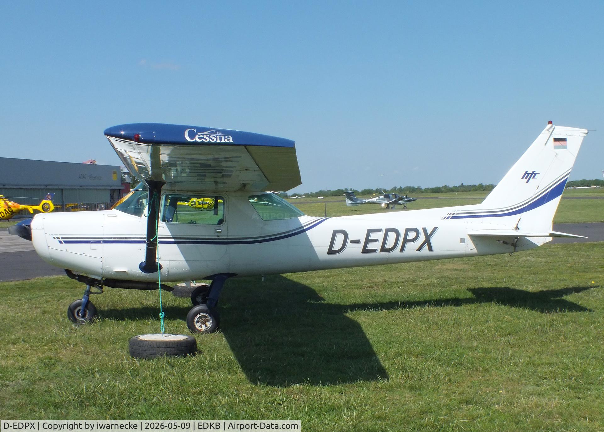 Aircraft D-EDPX, Reims Cessna F152, c/n 1933, Cessna (Reims) F152 at Bonn-Hangelar airfield '2605, at EDKB, photo by iwarnecke