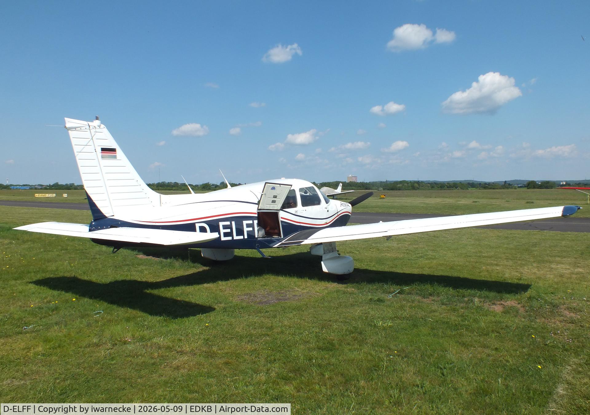 Aircraft D-ELFF, 1990 Piper PA-28-181 Archer II, c/n 28-8090068, Piper PA-28-181 Archer II at Bonn-Hangelar airfield '2605, at EDKB, photo by iwarnecke