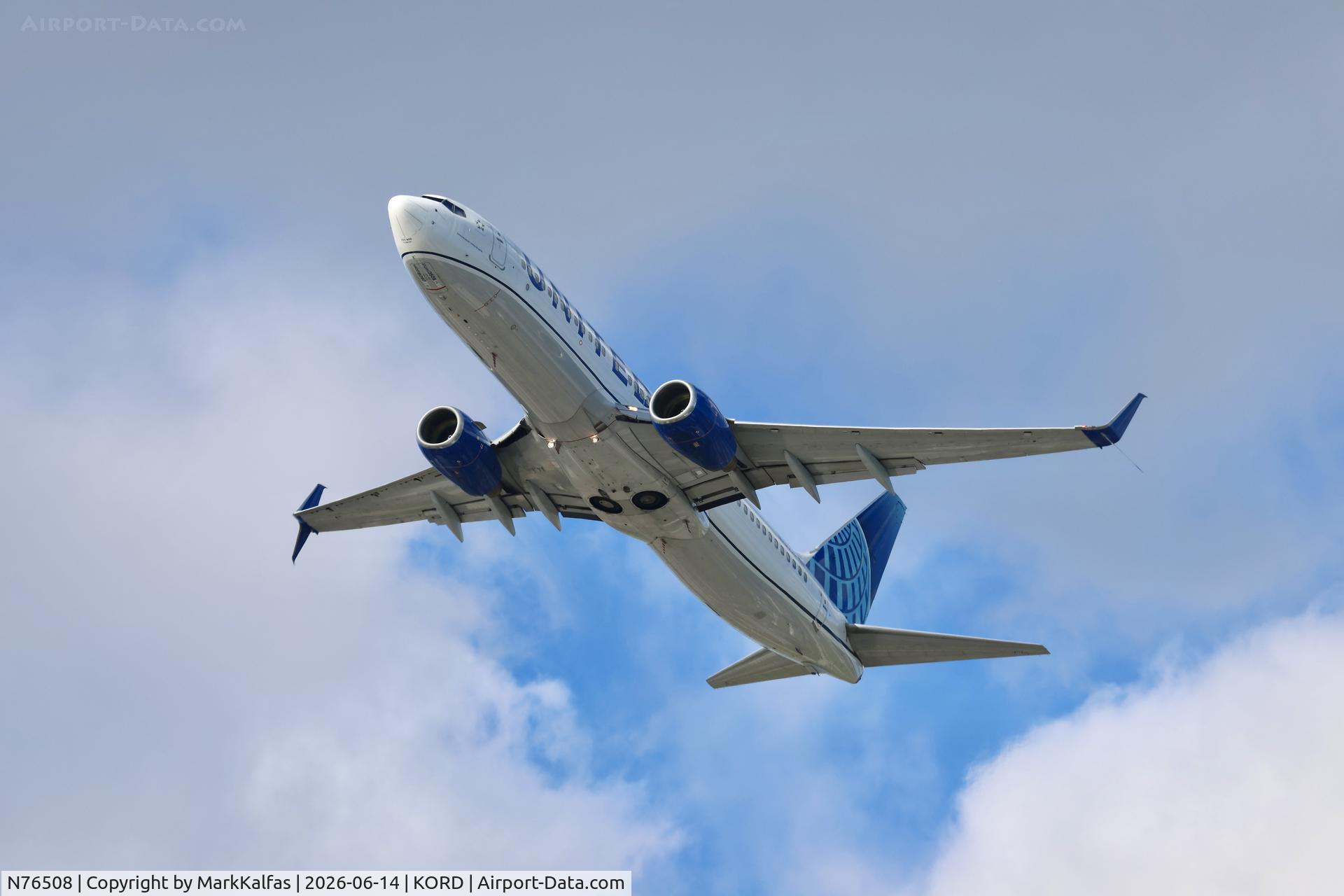 Aircraft N76508, 2008 Boeing 737-824, c/n 31639, B738 United Airlines B738-824 N76508 departing 28R KORD, at KORD, photo by MarkKalfas
