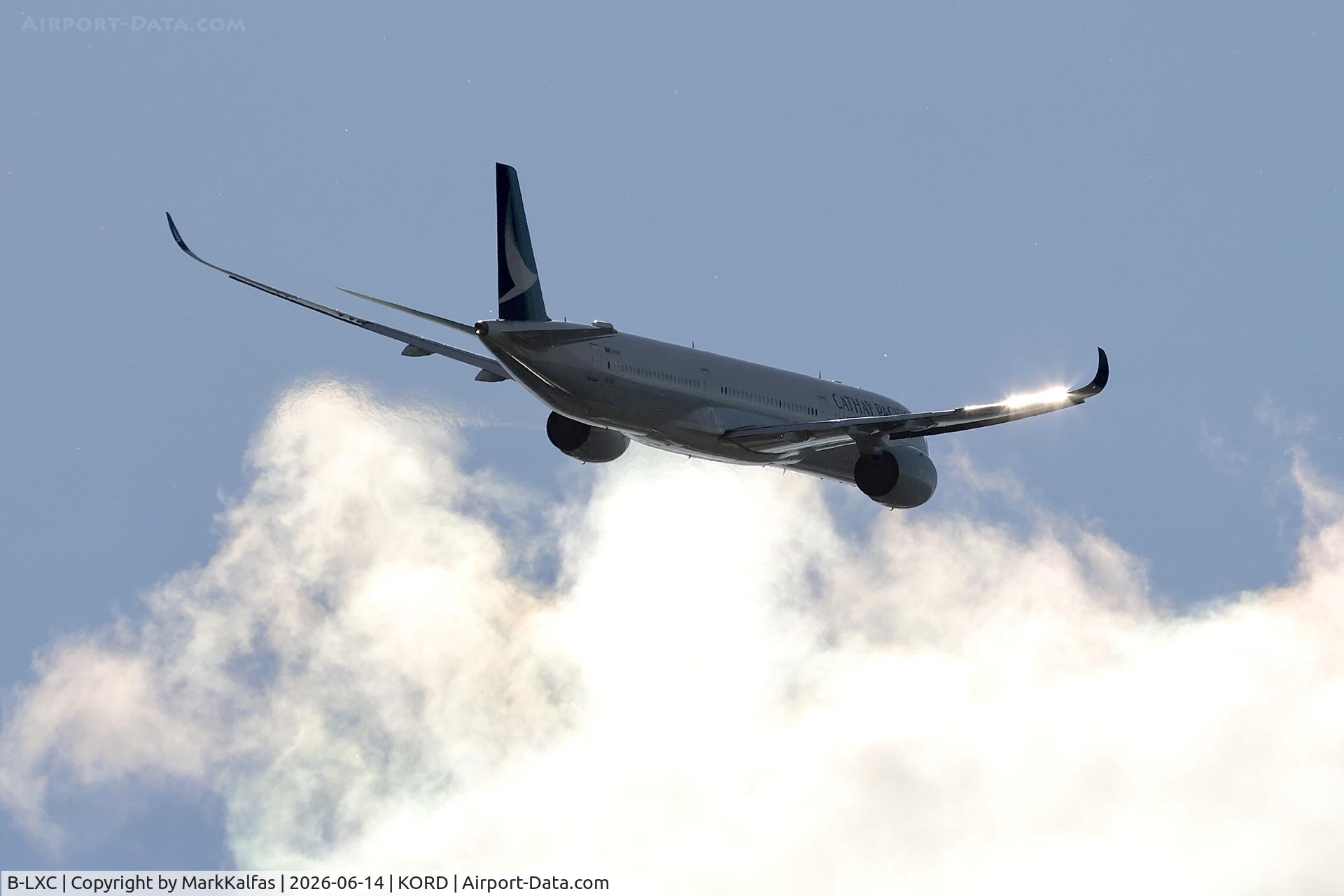 Aircraft B-LXC, 2018 Airbus A350-1041, c/n 188, A35K Cathay Pacific Airbus A350-1041 B-LXC departing 28R KORDB-LXC, at KORD, photo by MarkKalfas