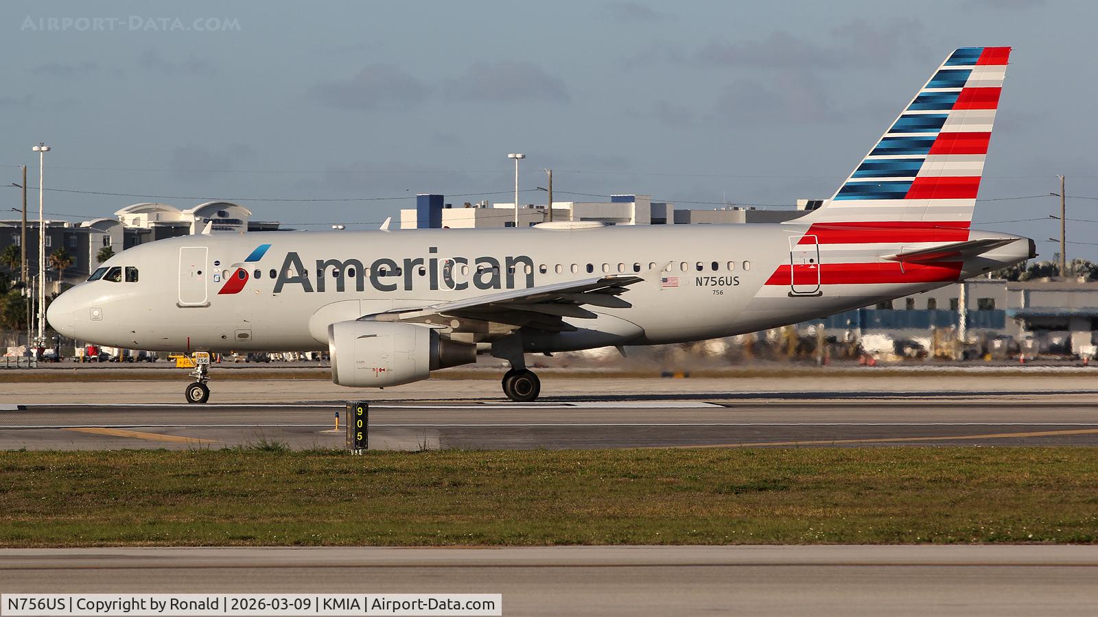 Aircraft N756US, 2000 Airbus A319-112, c/n 1340, at mia, at KMIA, photo by Ronald
