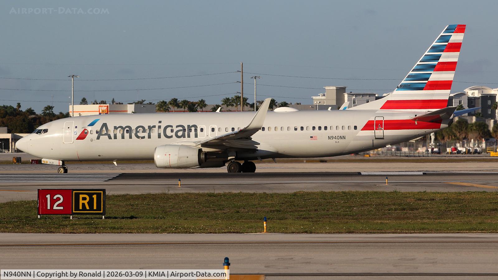 Aircraft N940NN, 2013 Boeing 737-823, c/n 33323 l/n 4655, at mia, at KMIA, photo by Ronald