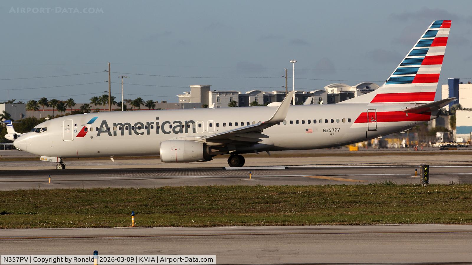 Aircraft N357PV, 2017 Boeing 737-823, c/n 31277 l/n 6691, at mia, at KMIA, photo by Ronald