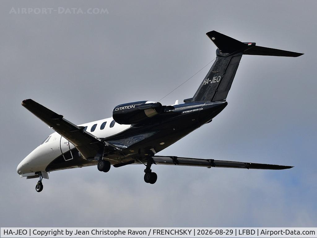 Aircraft HA-JEO, 1987 Cessna 650 Citation III, c/n 650-0142, London (BQH) Bordeaux (BOD) JSF617, at LFBD, photo by Jean Christophe Ravon / FRENCHSKY
