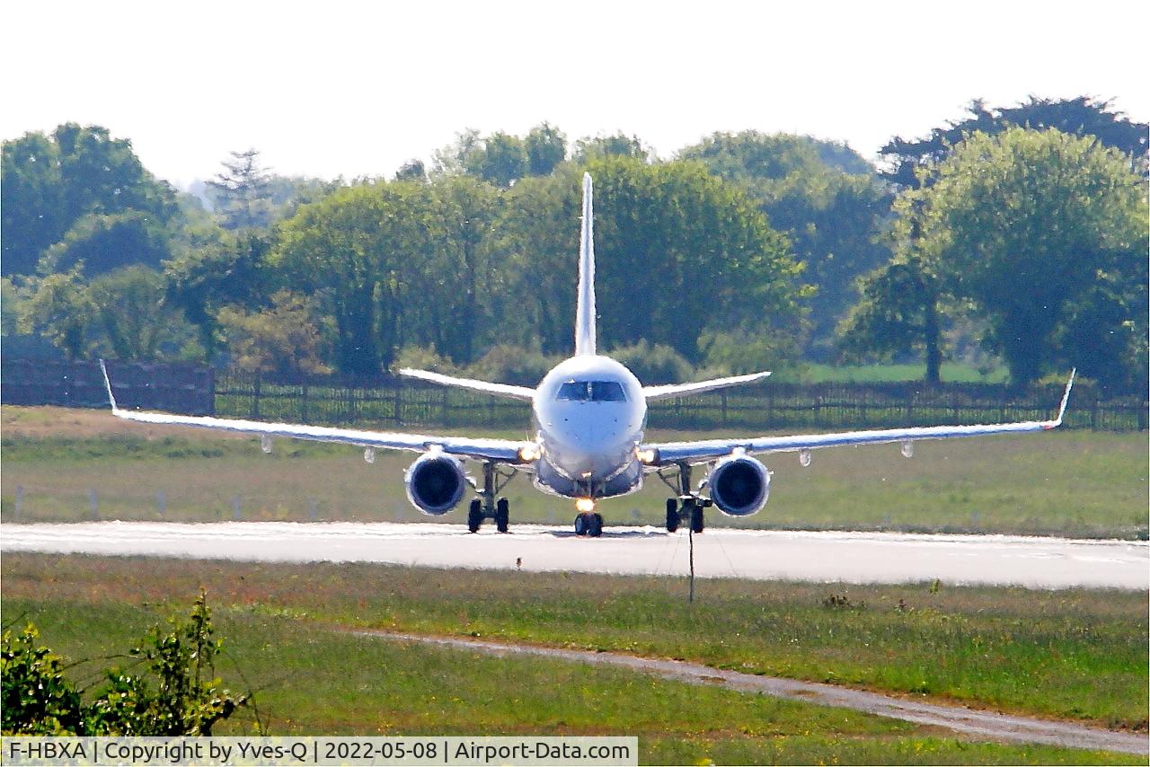 Aircraft F-HBXA, 2008 Embraer 170LR (ERJ-170-100LR), c/n 17000237, Embraer 170LR, Lining up rwy 07R, Brest-Bretagne Airport (LFRB-BES), photo by Yves-Q