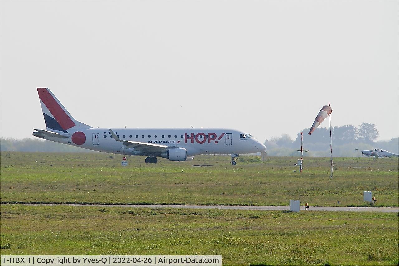 Aircraft F-HBXH, 2010 Embraer 170ST (ERJ-170-100ST), c/n 17000307, Embraer 170ST, Taxiing to boarding ramp, Brest-Bretagne airport (LFRB-BES), photo by Yves-Q