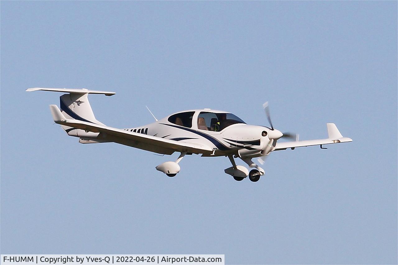 Aircraft F-HUMM, Diamond DA-40 Diamond Star, c/n D4.357, Diamond DA-40, Short approach rwy 07R, Brest Bretagne airport (LFRB-BES), photo by Yves-Q