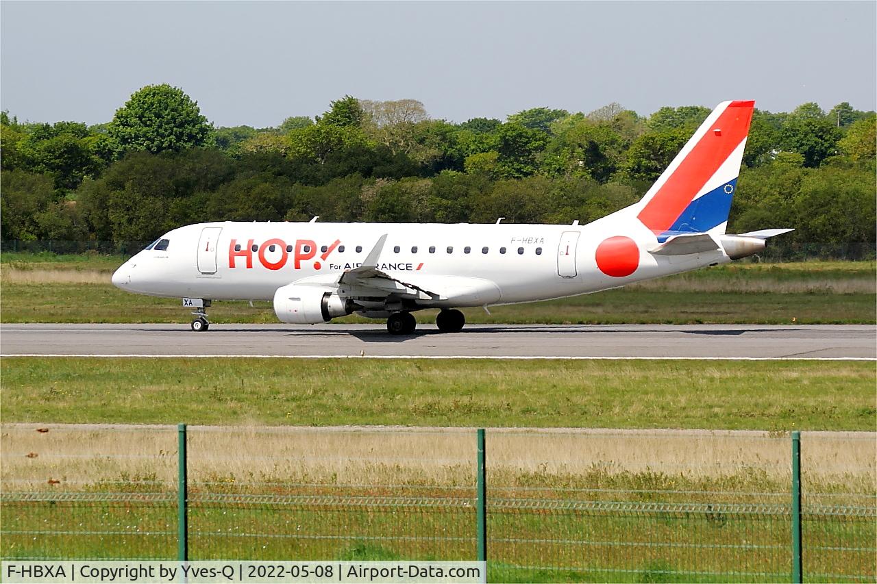 Aircraft F-HBXA, 2008 Embraer 170LR (ERJ-170-100LR), c/n 17000237, Embraer 170LR, Taxiing rwy 07R, Brest-Bretagne Airport (LFRB-BES), photo by Yves-Q