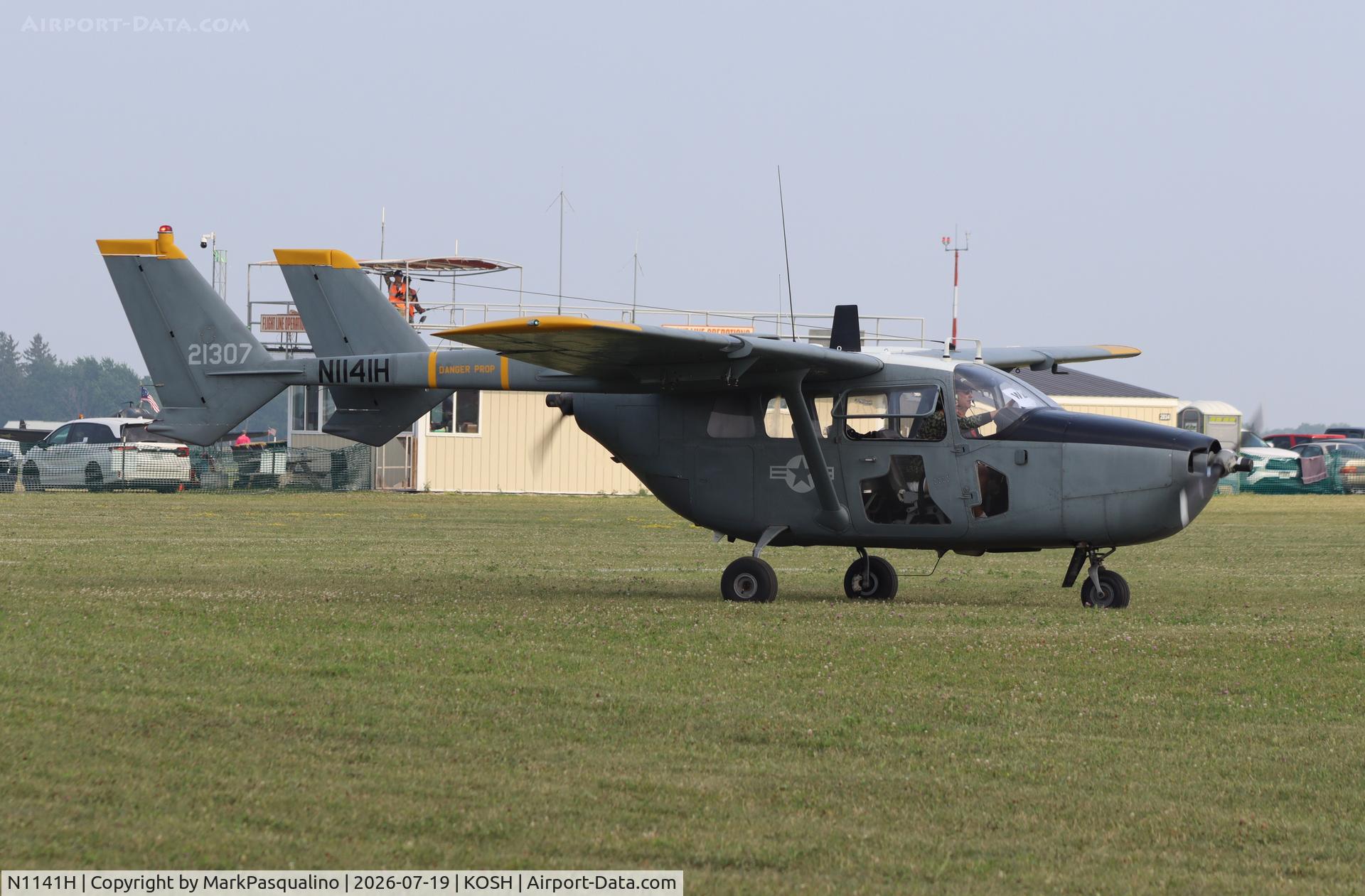 Aircraft N1141H, 1967 Cessna O-2A Super Skymaster, c/n 337M0013, Cessna O-2A, at KOSH, photo by MarkPasqualino