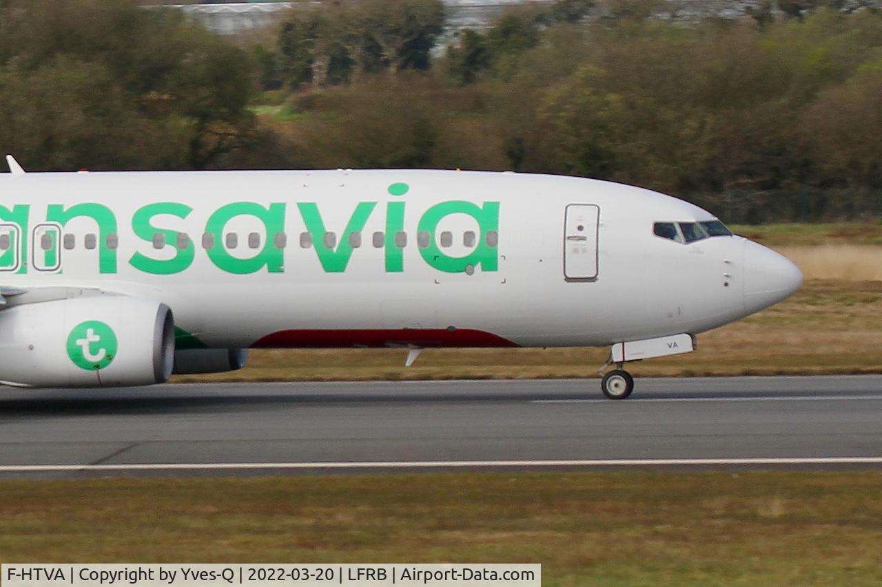 Aircraft F-HTVA, 2015 Boeing 737-8K2, c/n 62158 l/n 5733, Boeing 737-8K2, Take off run rwy 07R, Brest-Bretagne airport (LFRB-BES), at LFRB, photo by Yves-Q