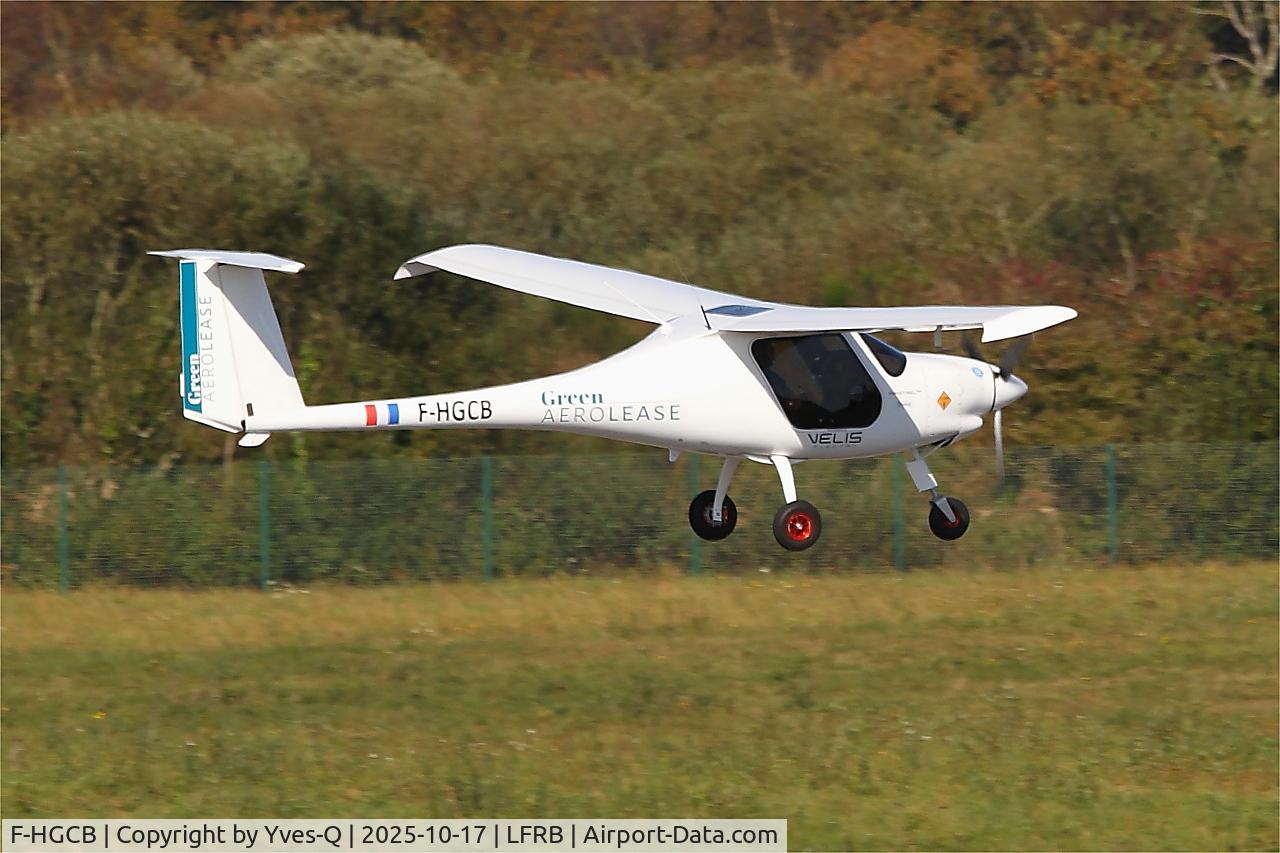 Aircraft F-HGCB, Pipistrel Velis Electro, c/n unknown, Pipistrel Velis Electro, at LFRB, photo by Yves-Q