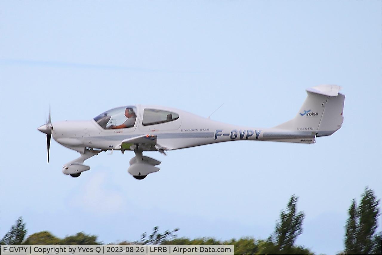 Aircraft F-GVPY, 2007 Diamond DA-40 TDI Diamond Star, c/n D4.292, Diamond DA-40 TDI Diamond Star, On final rwy 25L, Brest-Bretagne Airport (LFRB-BES), at LFRB, photo by Yves-Q
